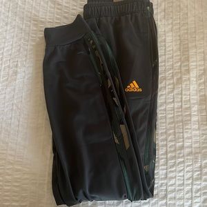 NWT Adidas gray sweatpants with camo side stripes
